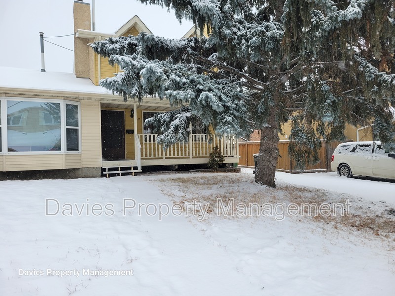 Edmonton Condo: 9323 173 Street NW
