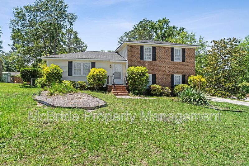 Augusta House: 293 Twin Pines Drive