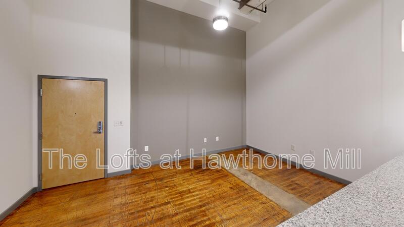 Charlotte Condo: 1101 Hawthorne Lane