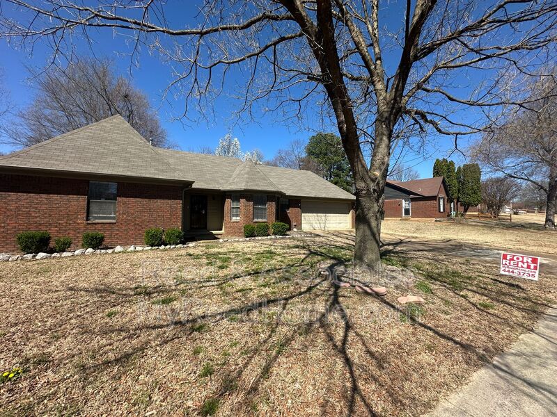 Bartlett House: 3115 Santa Valley Street