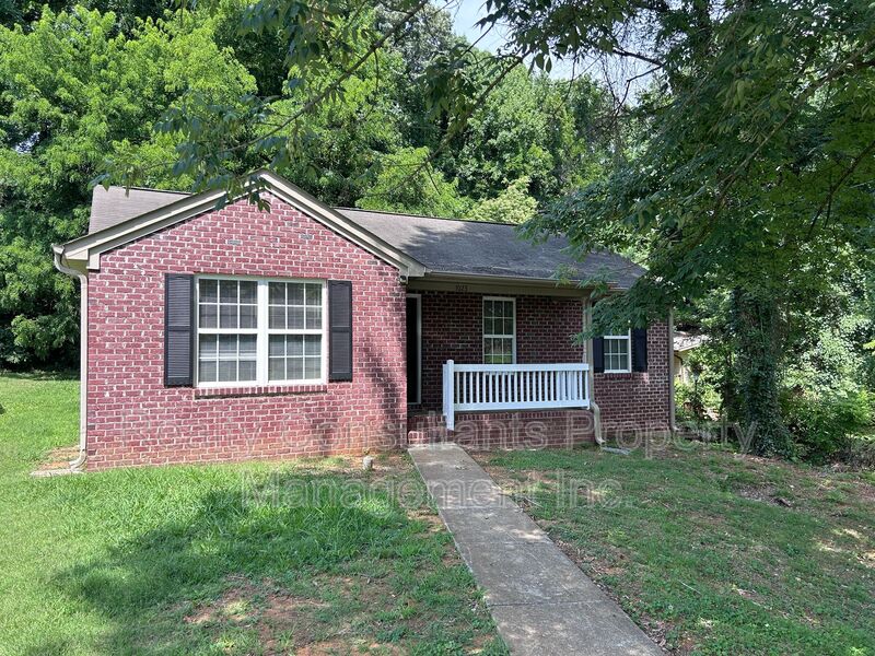 High Point House: 1023 N. Manor Drive