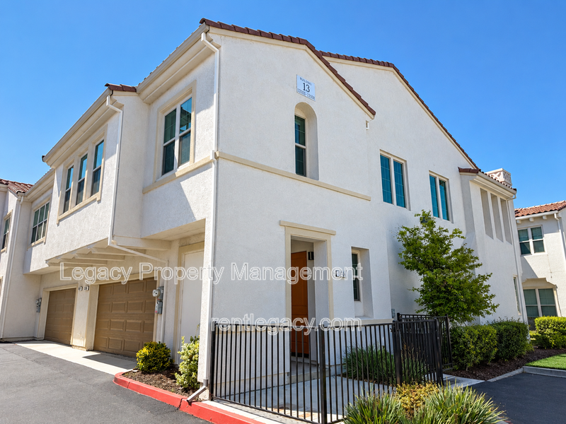 Sacramento Condo: 5301 E Commerce Way