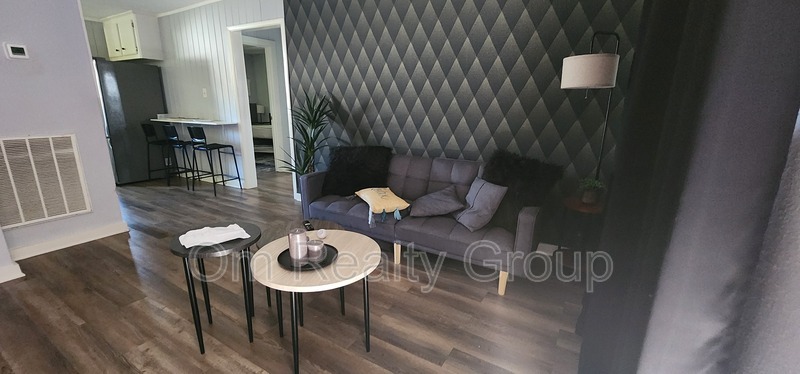 Houston Condo: 3339 Simmons Street