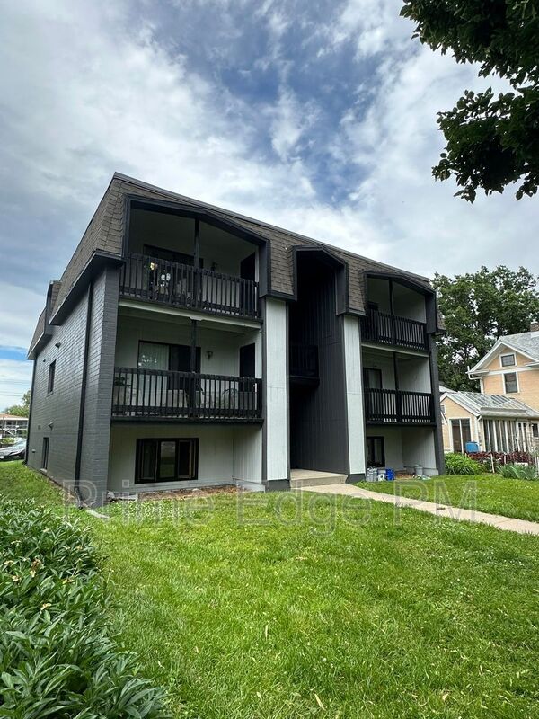 Lincoln House: 2532 T Street - 4