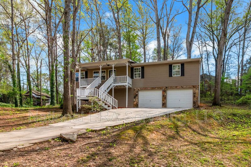 Jonesboro House: 3653 Chestnut Lake Ct.