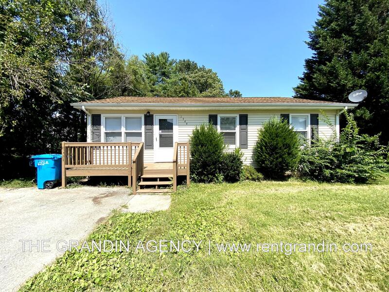 Roanoke House: 1344 Mabry Avenue Southeast