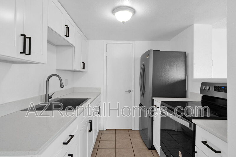 Phoenix Townhome: 4715 E Jones Ave