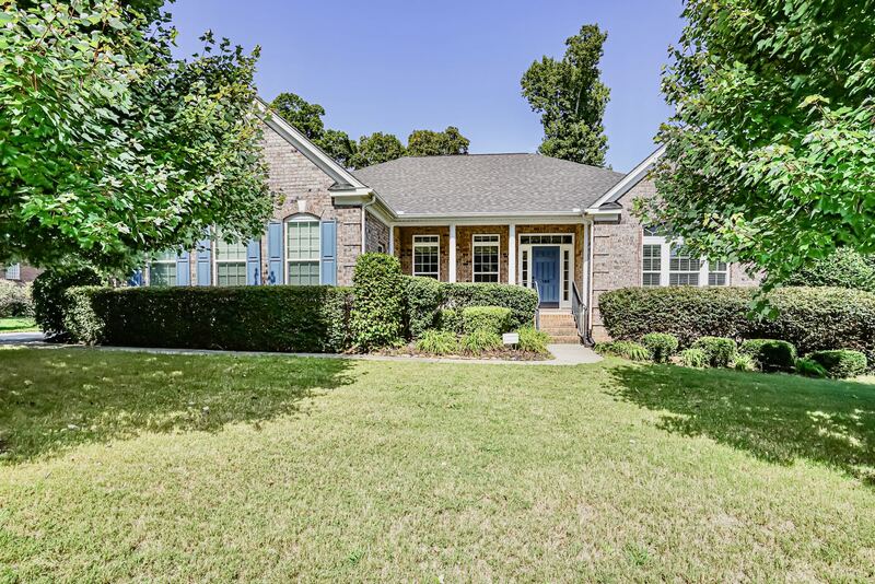 Greenville House: 100 Little Pond Drive