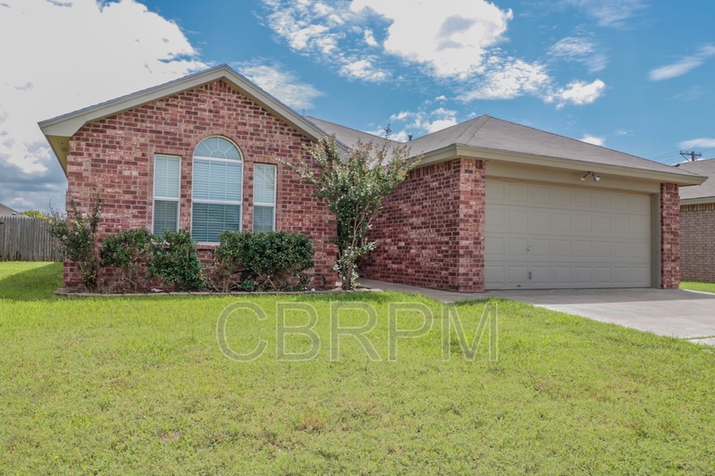 Lubbock House: 6813 7th St