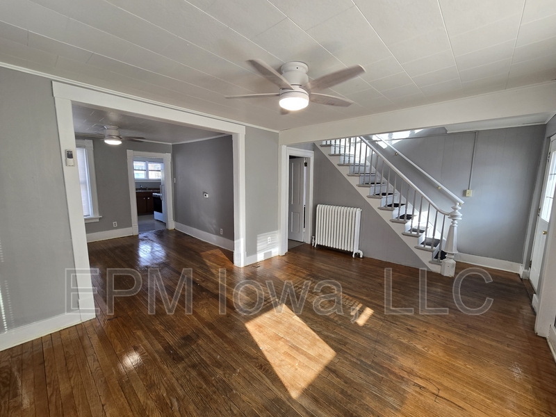 Independence House: 214 2nd Street Southwest