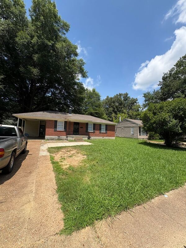 Memphis House: 1749 S Perkins Rd