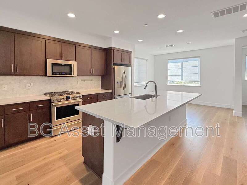 Hayward Condo: 223 Bolt Court