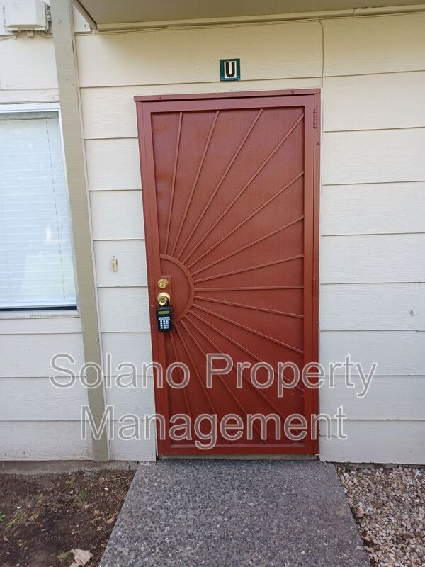 Fairfield Condo: 1955 Grande Cir.