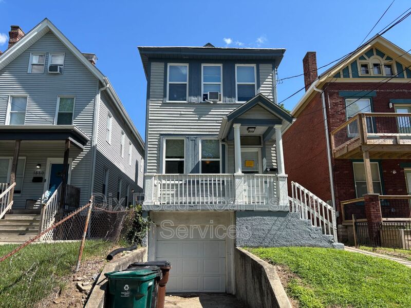 Cincinnati House: 1852 Hewitt Avenue