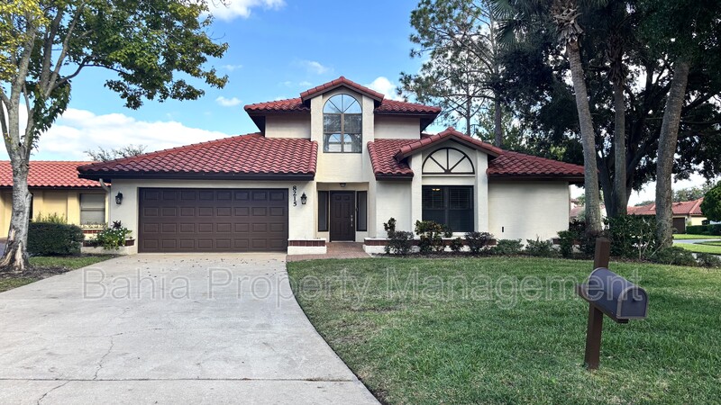 Orlando House: 8215 Saragoza Ct
