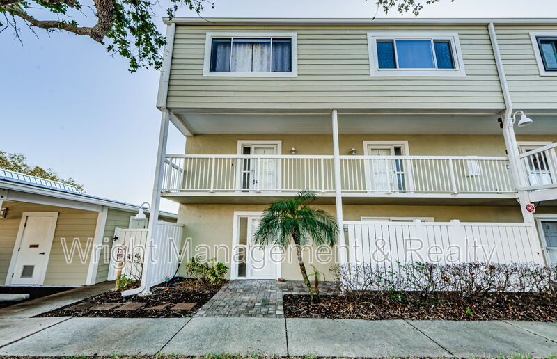 Dunedin Condo: 433 Paula Drive South