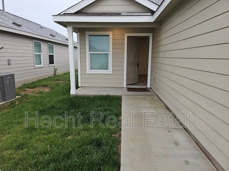 Seguin House: 5929 San Geronimo