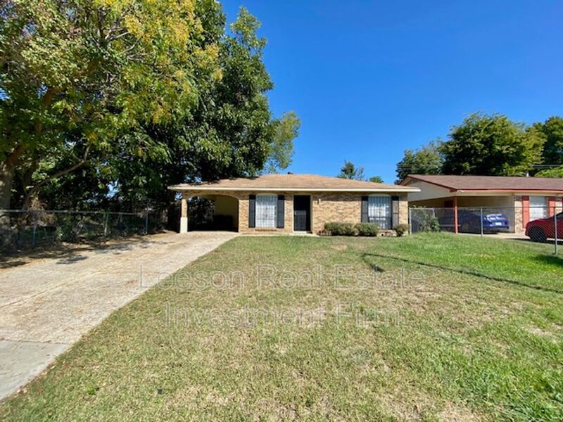 Shreveport House: 217 N Emerald Loop