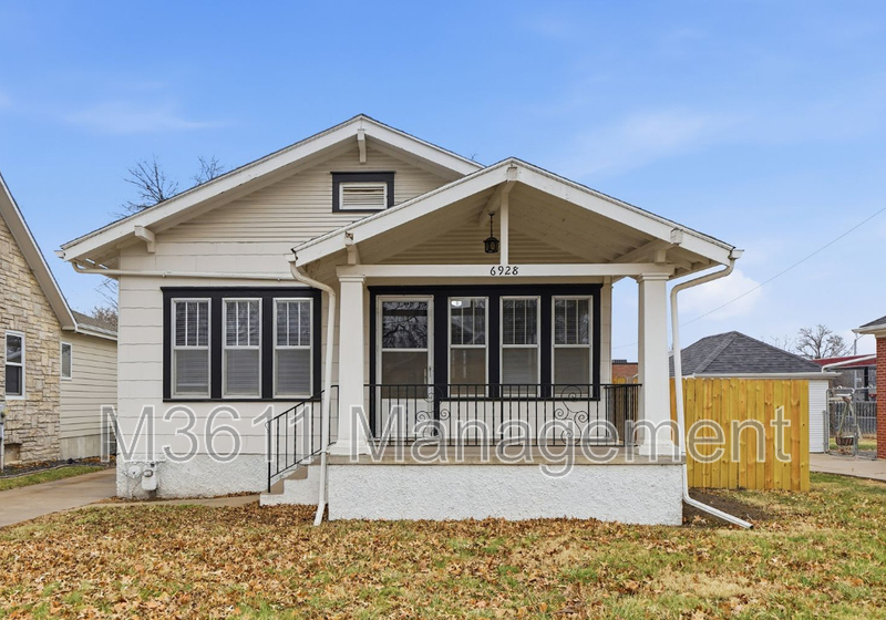 Lincoln House: 6928 Ballard Ave