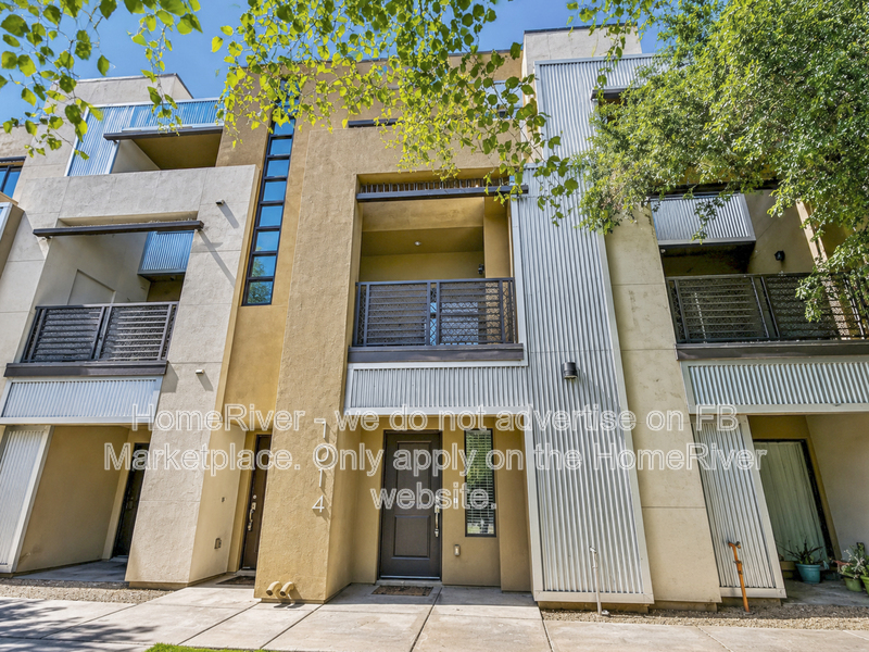 Tempe Townhome: 1000 W 5th St