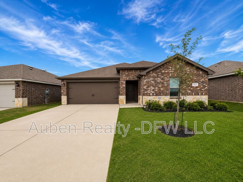 Royse City House: 2117 Berrywood Drive