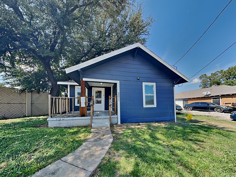 Dallas House: 2211 Hooper St
