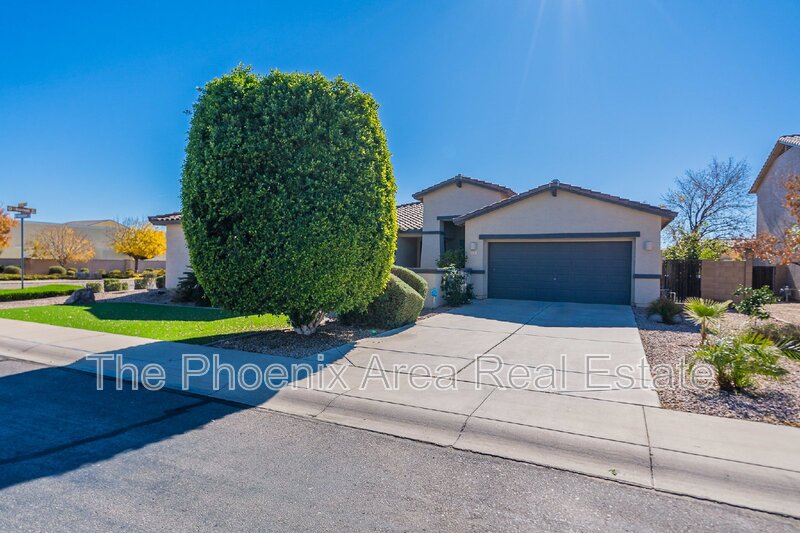 Chandler House: 2741 E Yellowstone Pl