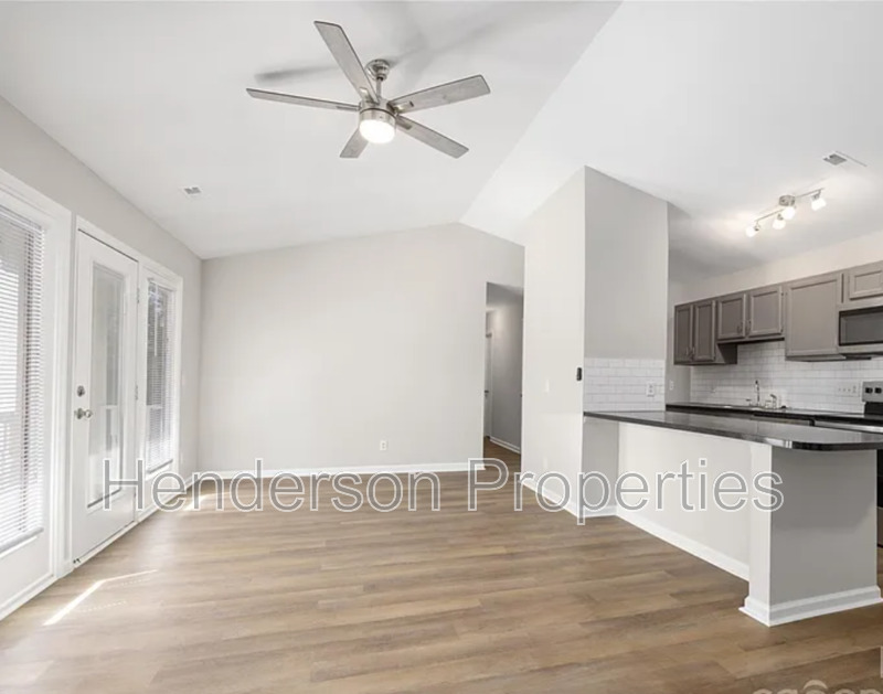 Charlotte Condo: 6142 Meadow Rose Lane