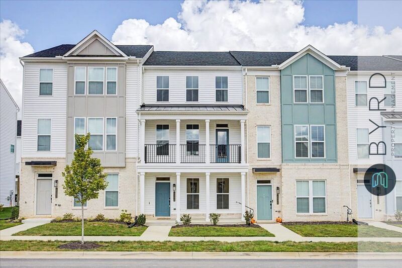 Chesterfield Townhome: 15326 Oasis Sun Way