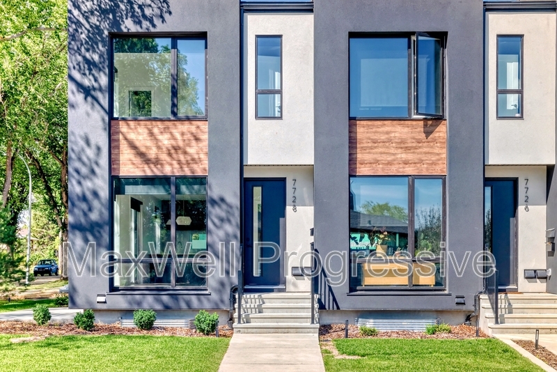 Edmonton Townhome: 7726 105 Ave
