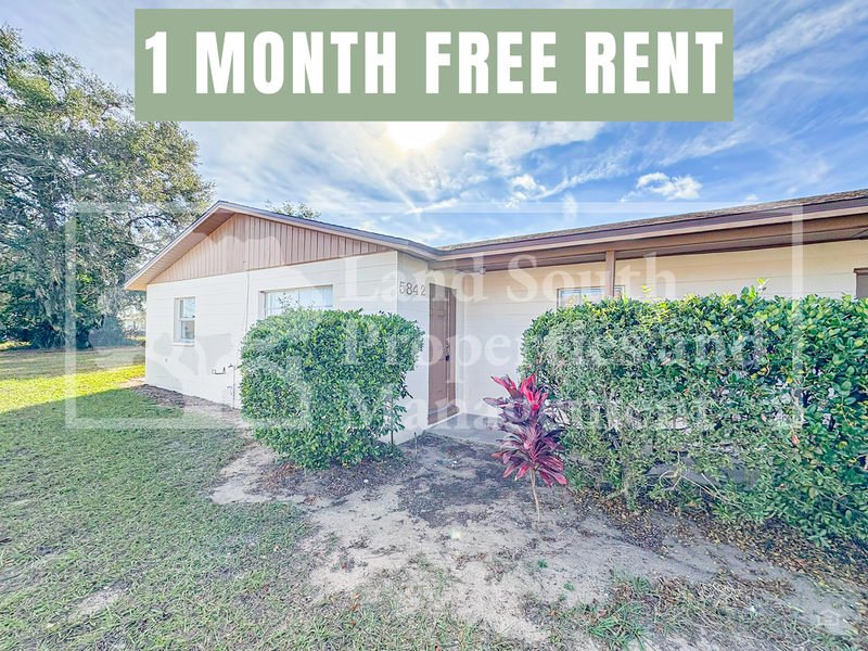 Lakeland House: 5842 Charlton Drive