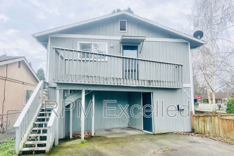 Renton Condo: 475 Houser Way S