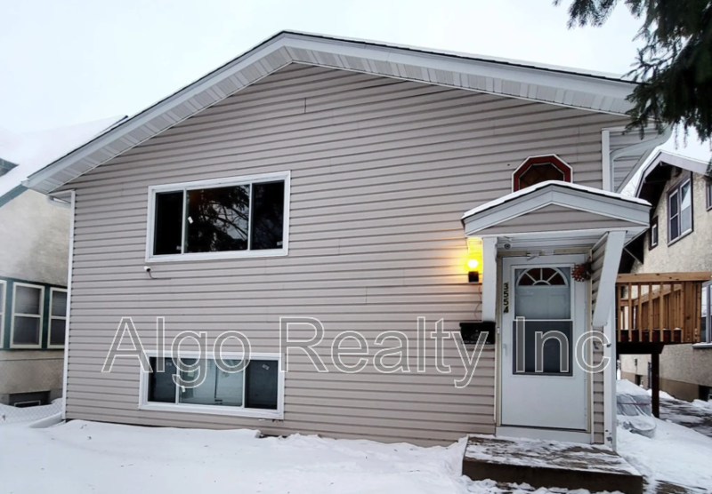 Minneapolis House: 3554 Irving Ave N