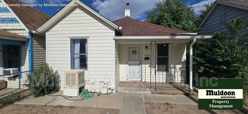 Pueblo House: 1318 Spruce St