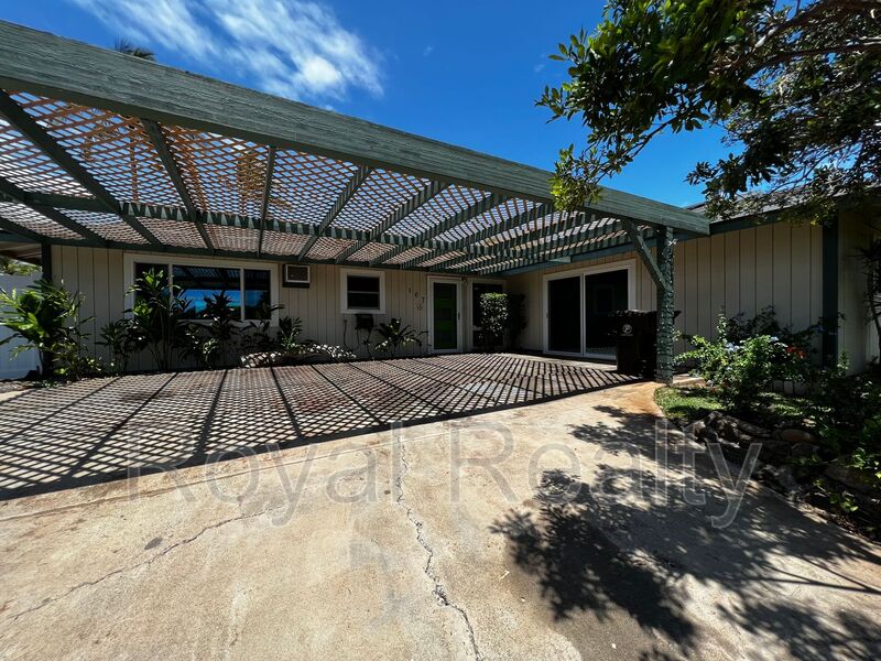 Kihei House: 167 Mahina St.