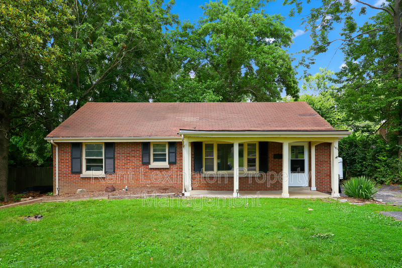 Lexington House: 141 Zandale Drive