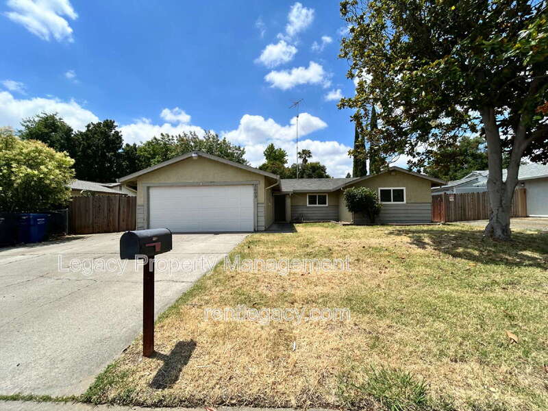 Sacramento House: 3609 Huntsman Dr