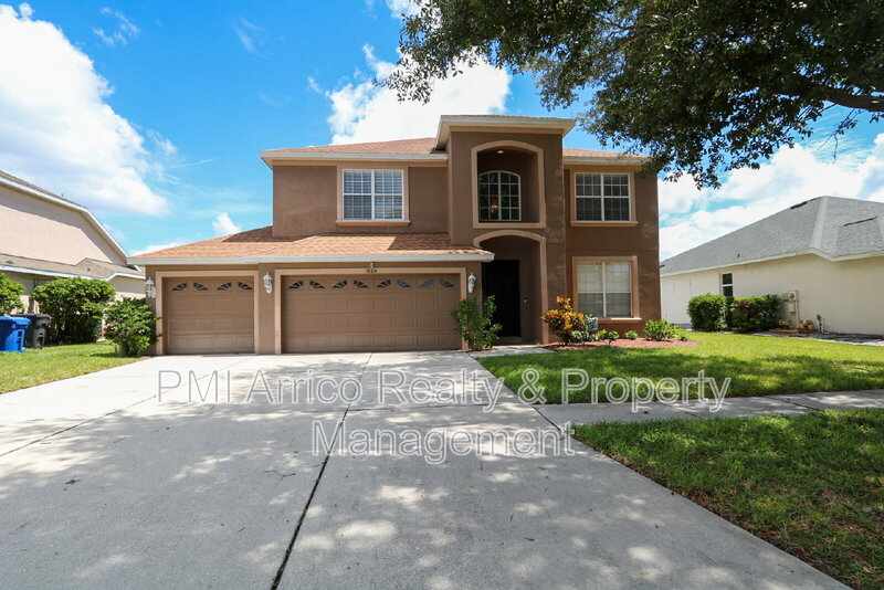 Riverview House: 9018 Pinebreeze Dr