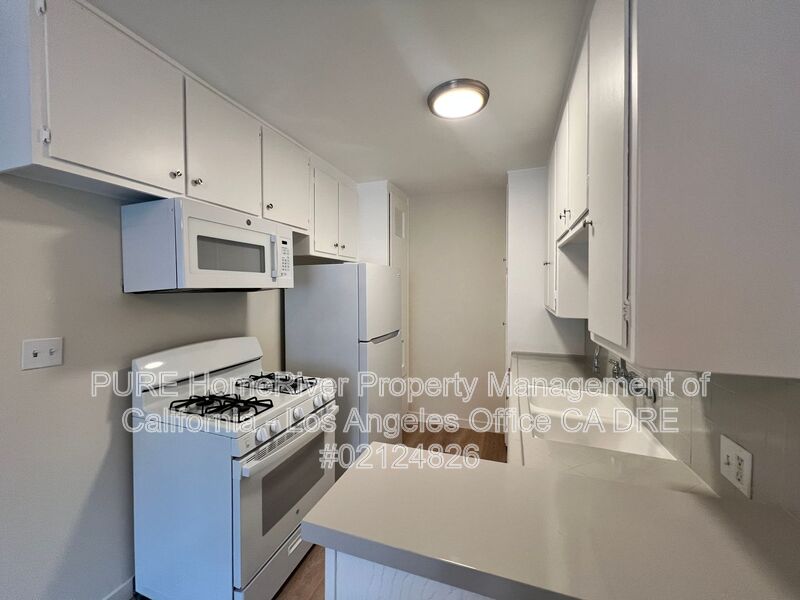 Sherman Oaks House: 4427 Murietta Ave