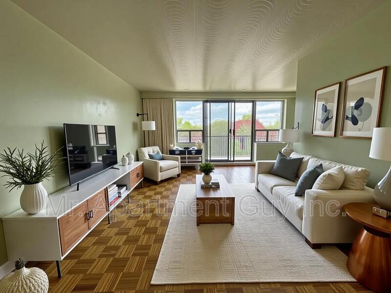 North York Condo: 4100 bathurst st