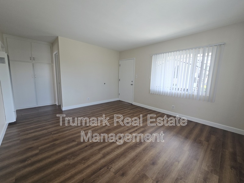 Glendale Condo: 311 N Pacific Ave