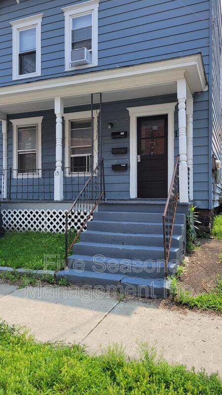 Burlington Condo: 15 Allen Street - 1