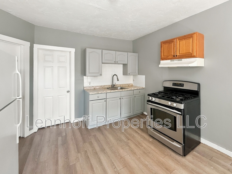 Lowell Condo: 142 Jewett Street - 3