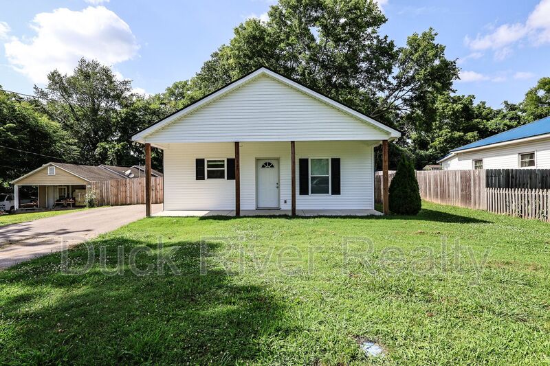 Columbia House: 130 Westover Dr