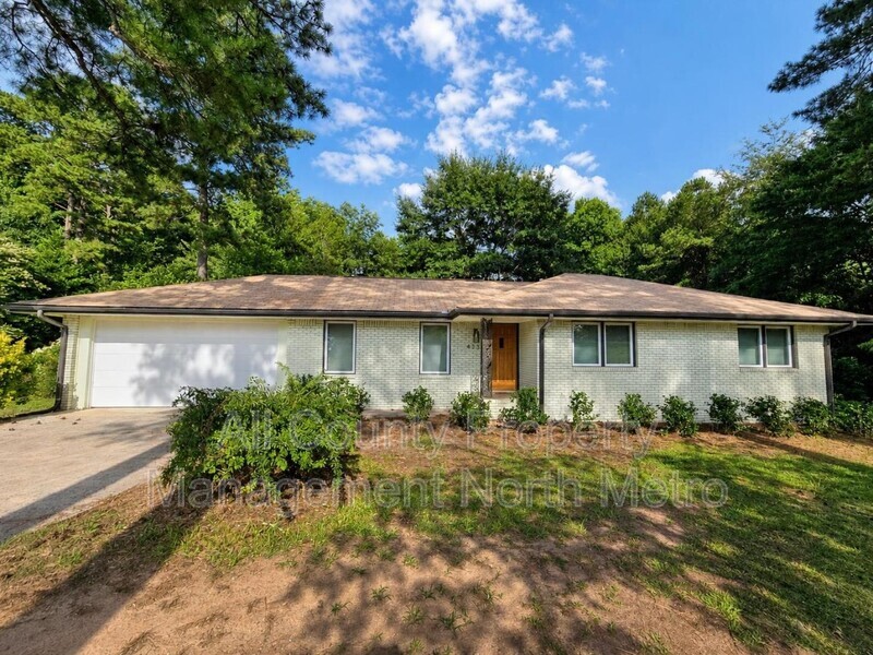Smyrna House: 4335 King Springs Road SE