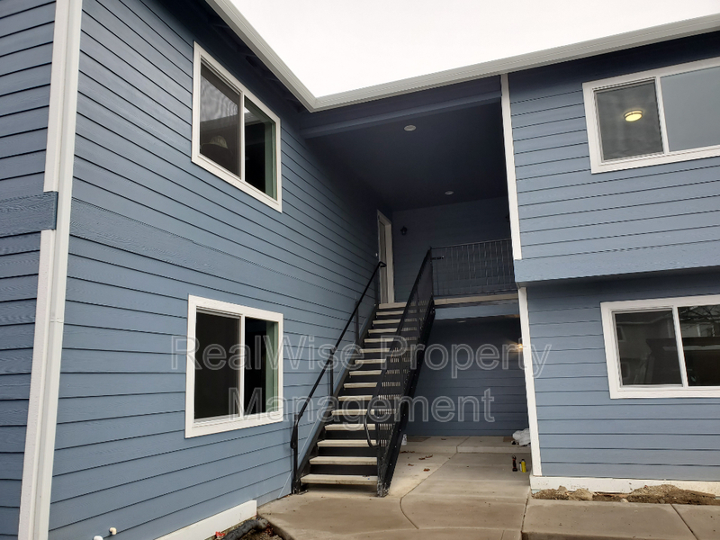 Phoenix Condo: 220 Cheryl Ln