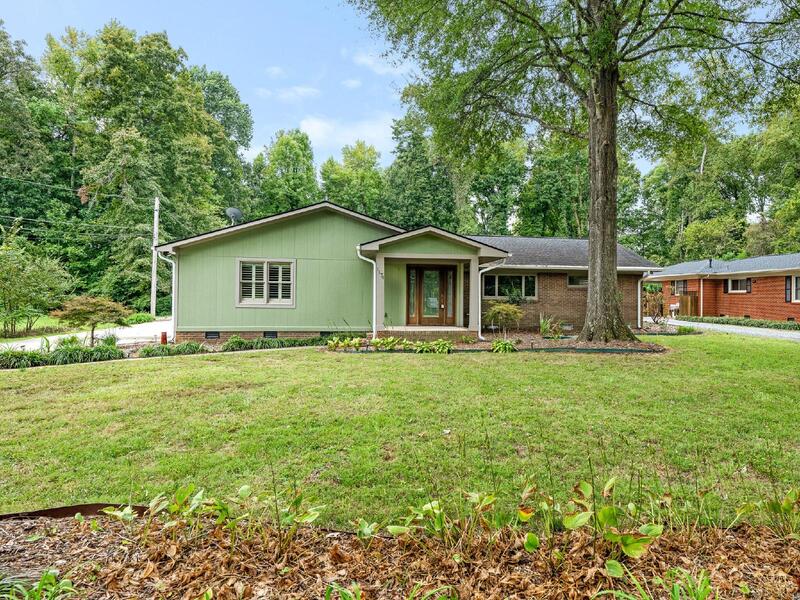 Charlotte House: 1174 Robinhood Circle