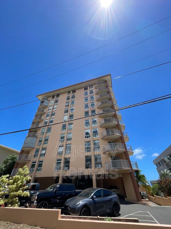 Honolulu Condo: 1031 Maunaihi Place #902