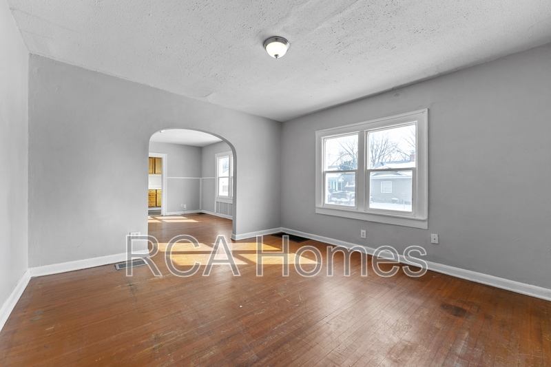 Indianapolis House: 903 North Tuxedo Street - 903