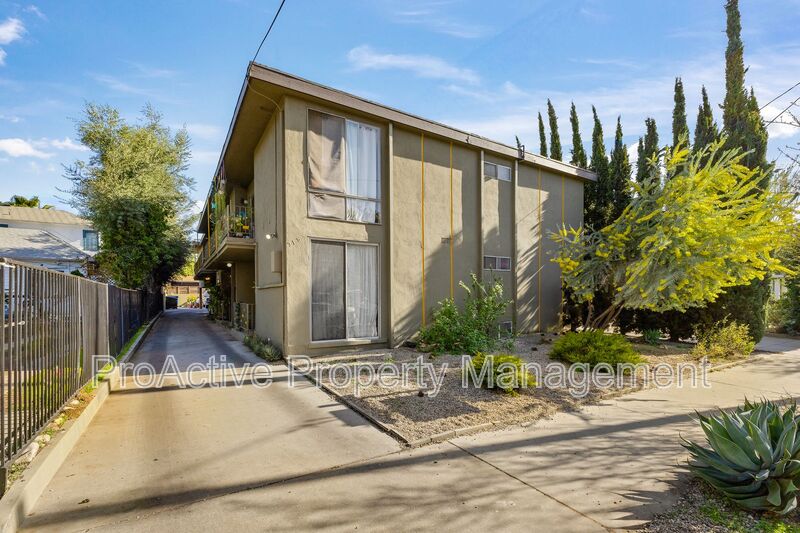 Los Angeles House: 218 S Ave 66